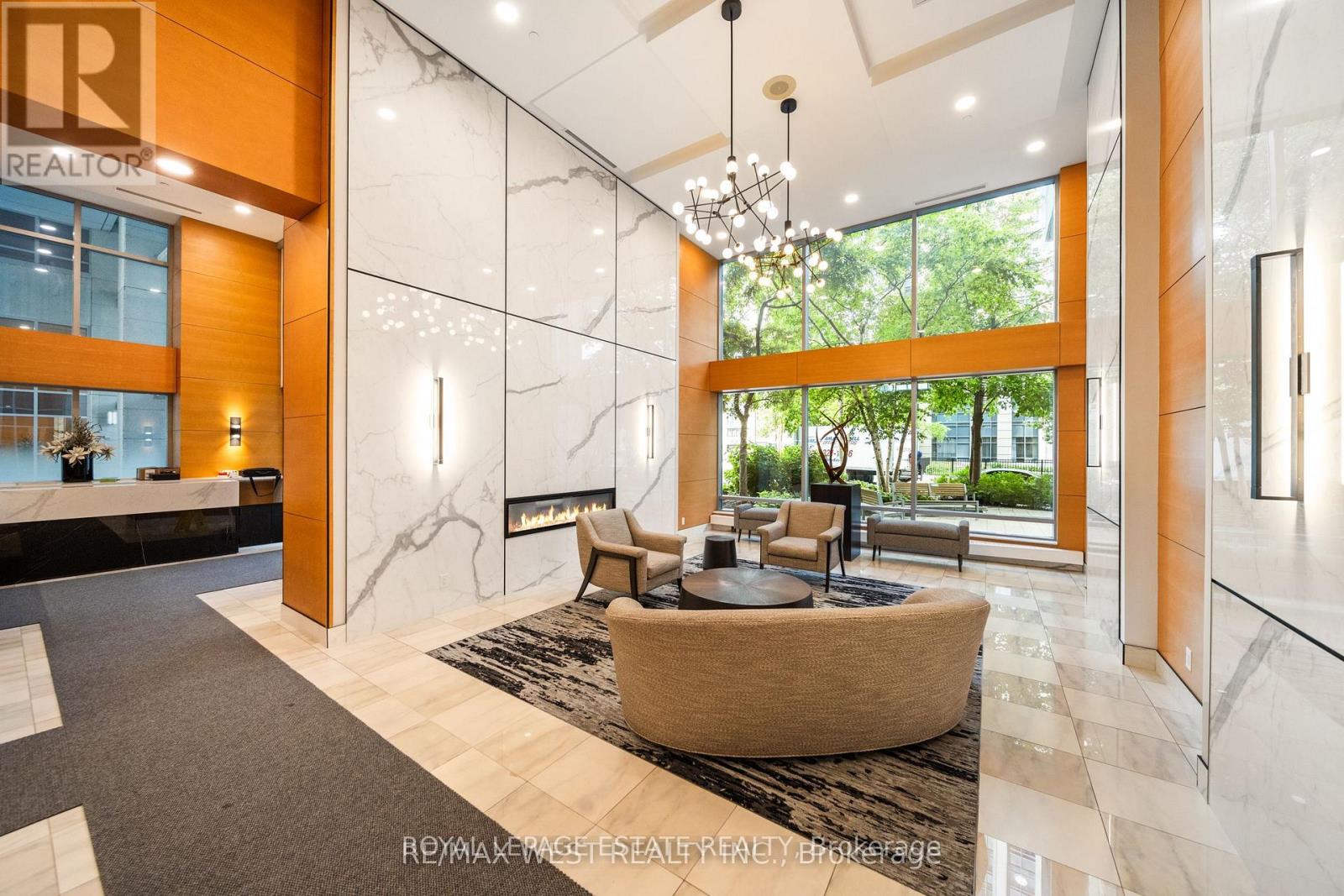 808 - 4978 YONGE STREET