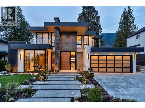 922 WENTWORTH AVENUE North Vancouver BC V7R1R7