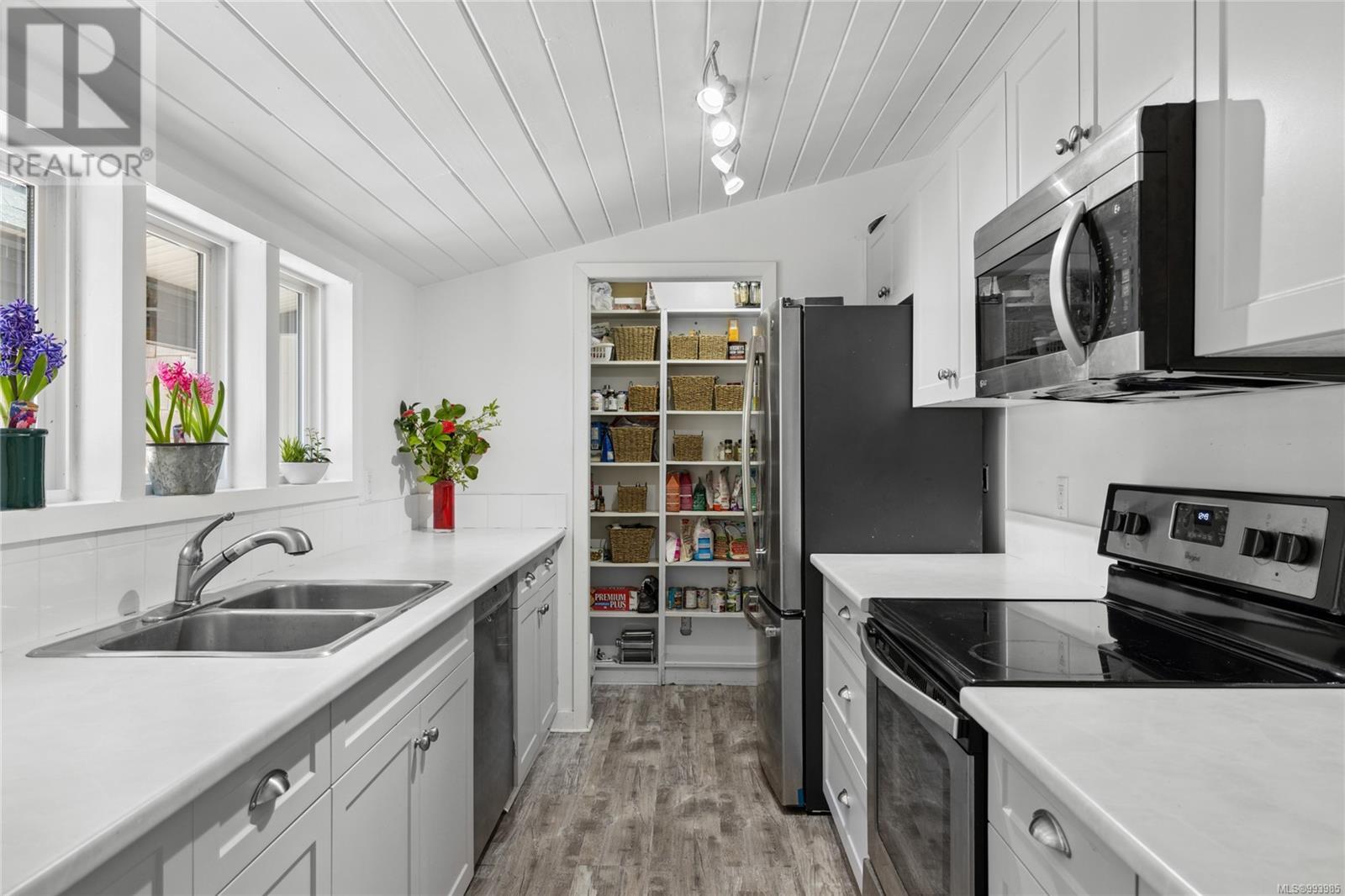 594 Wain Rd