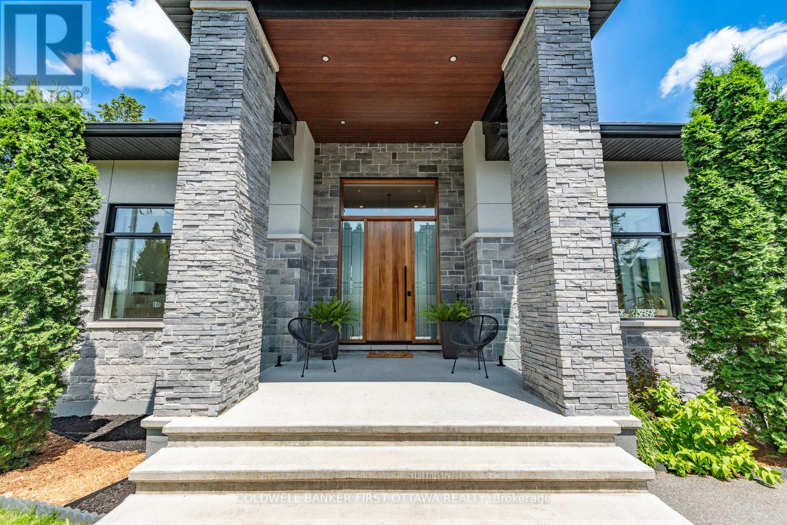 1981 PRINCE OF WALES DRIVE