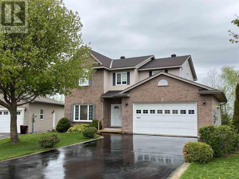 42 Cody Point CT Sault Ste. Marie ON P6B6L8