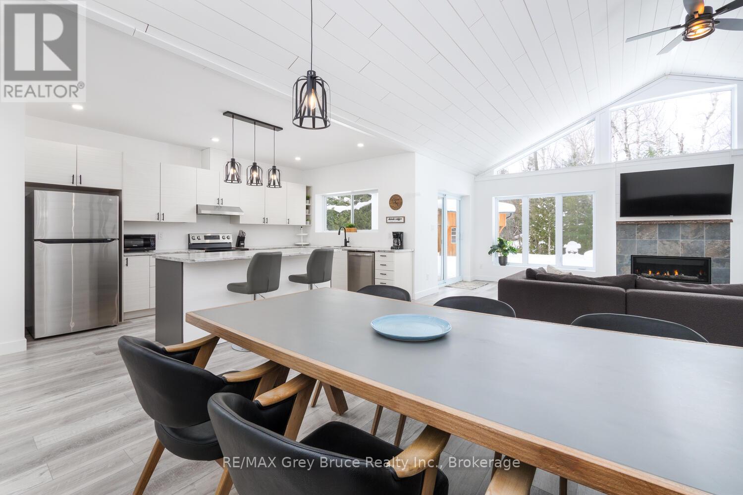 32 SOUTHAMPTON PARKWAY