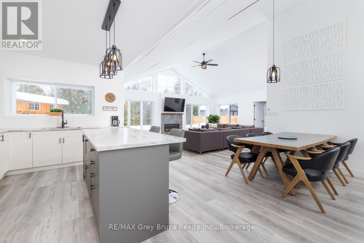 32 SOUTHAMPTON PARKWAY