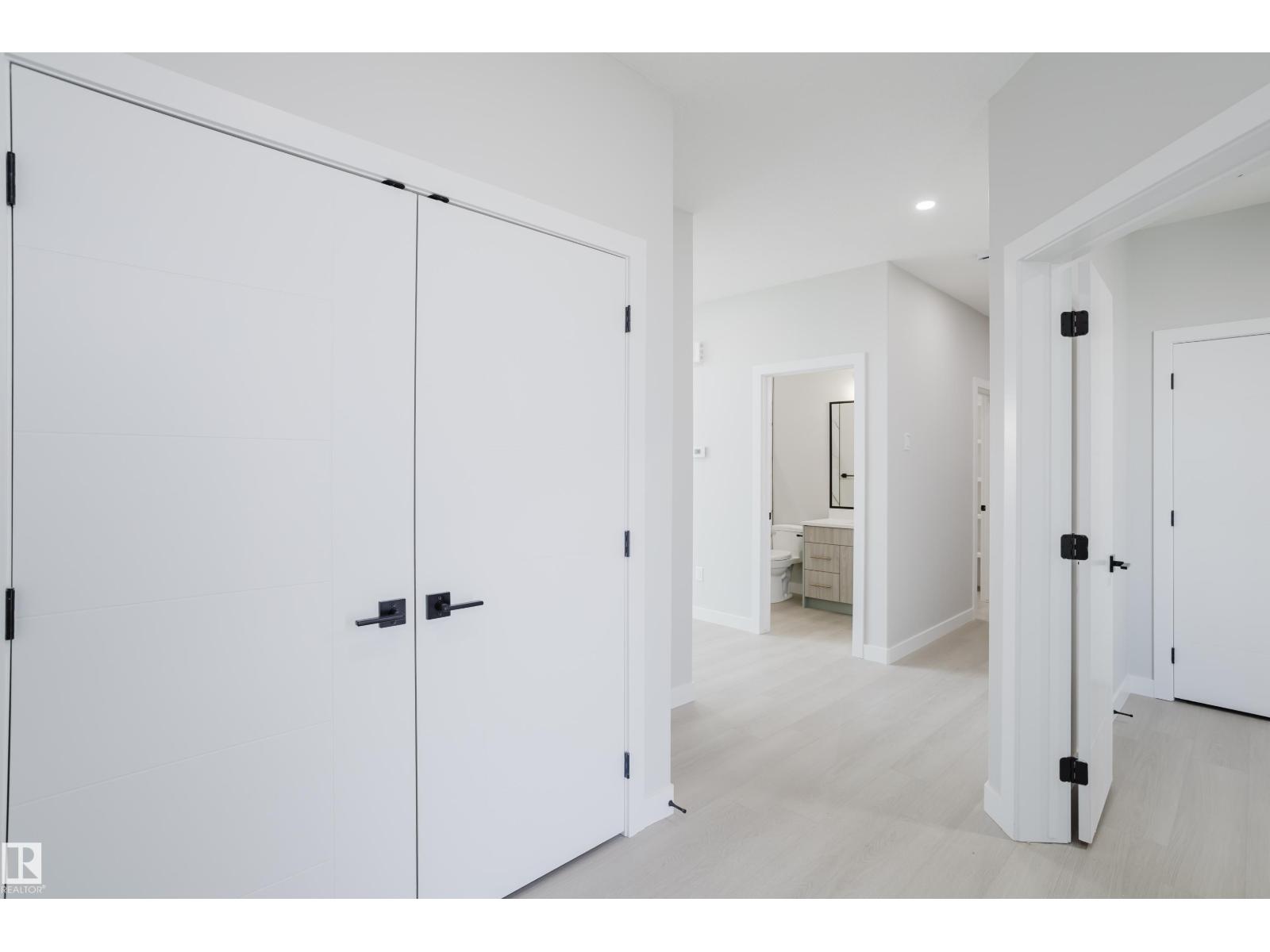 147 Caledonia DR