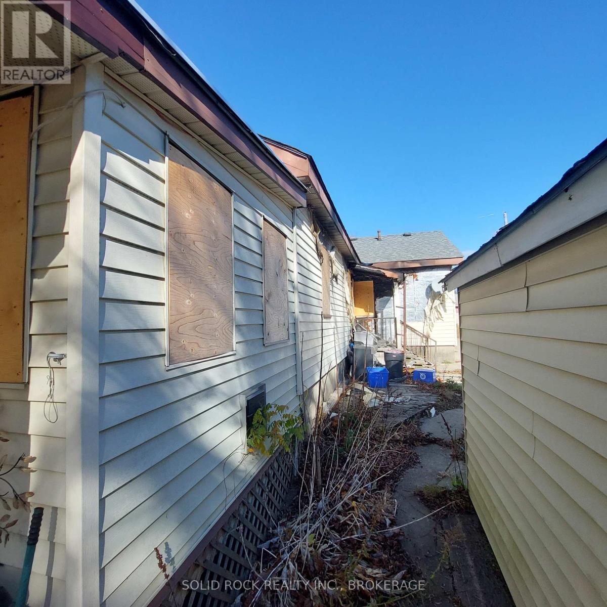 8 ALBERT STREET