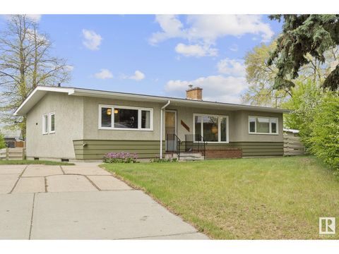 16413 87A AV NW Edmonton AB T6R4H8