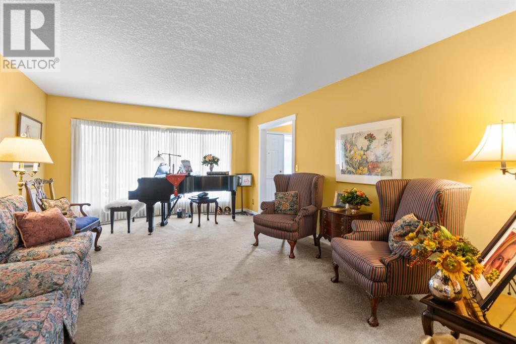 2716 Palliser Drive SW