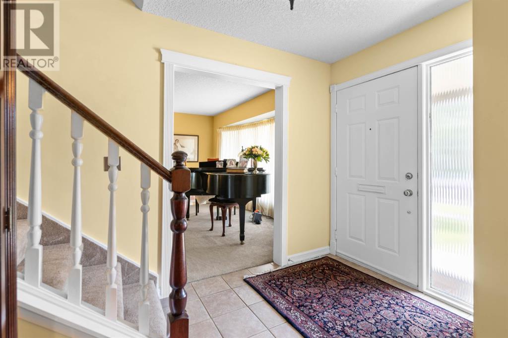 2716 Palliser Drive SW