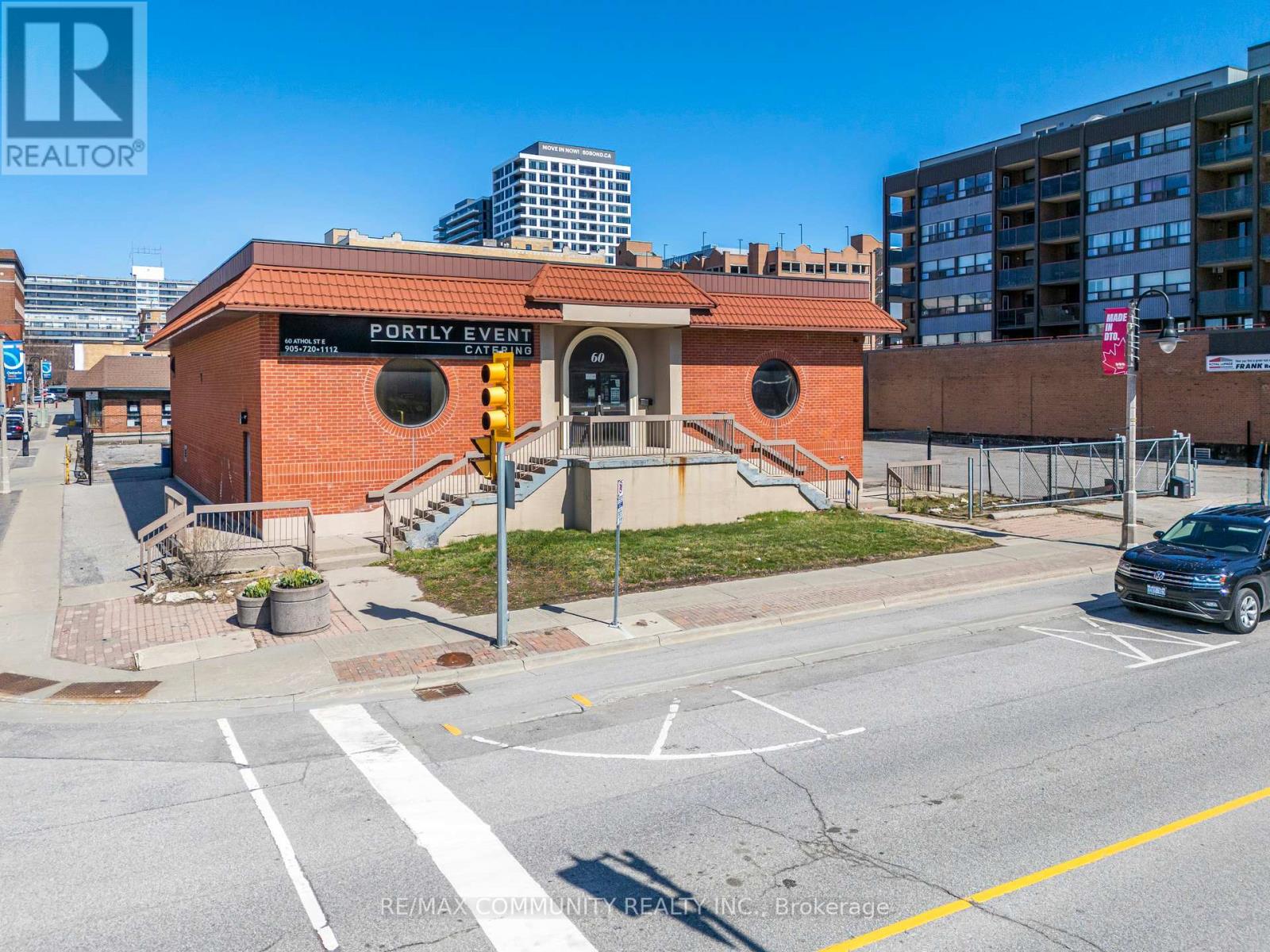 60 ATHOL STREET E