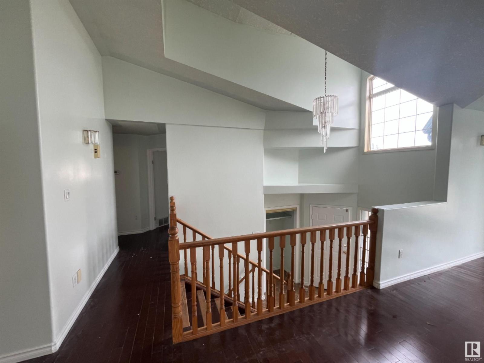 908 JORDAN CR NW