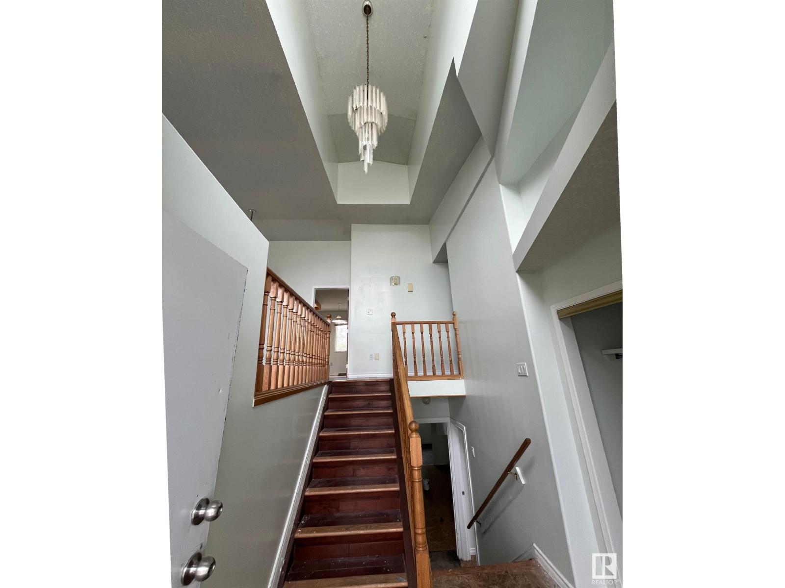 908 JORDAN CR NW