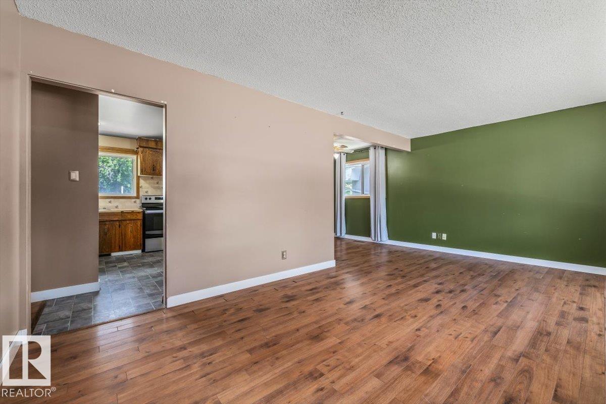 10544 53 AV NW