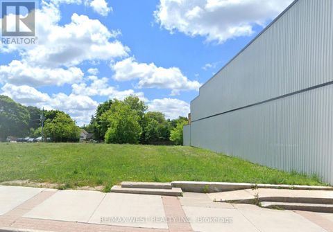 311 10TH STREET Hanover ON N4N1P1