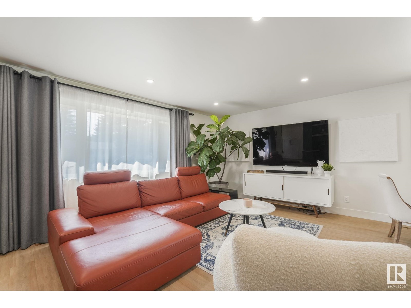 7705 154 ST NW