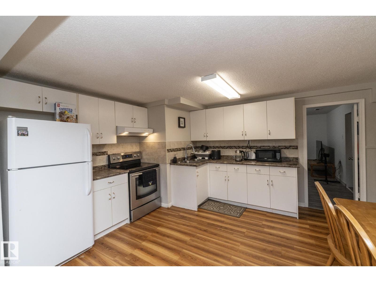 3418 120 AV NW