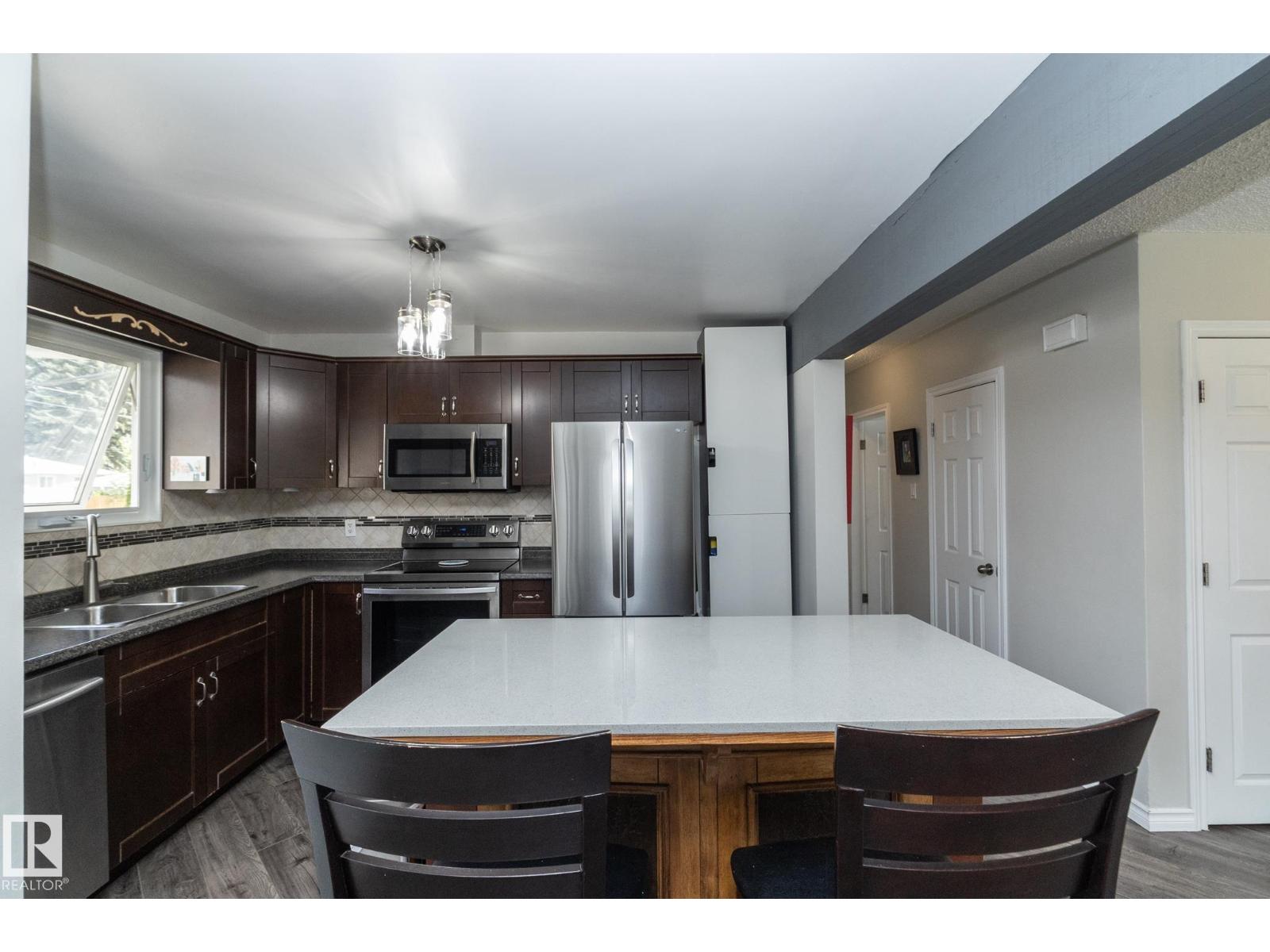 3418 120 AV NW