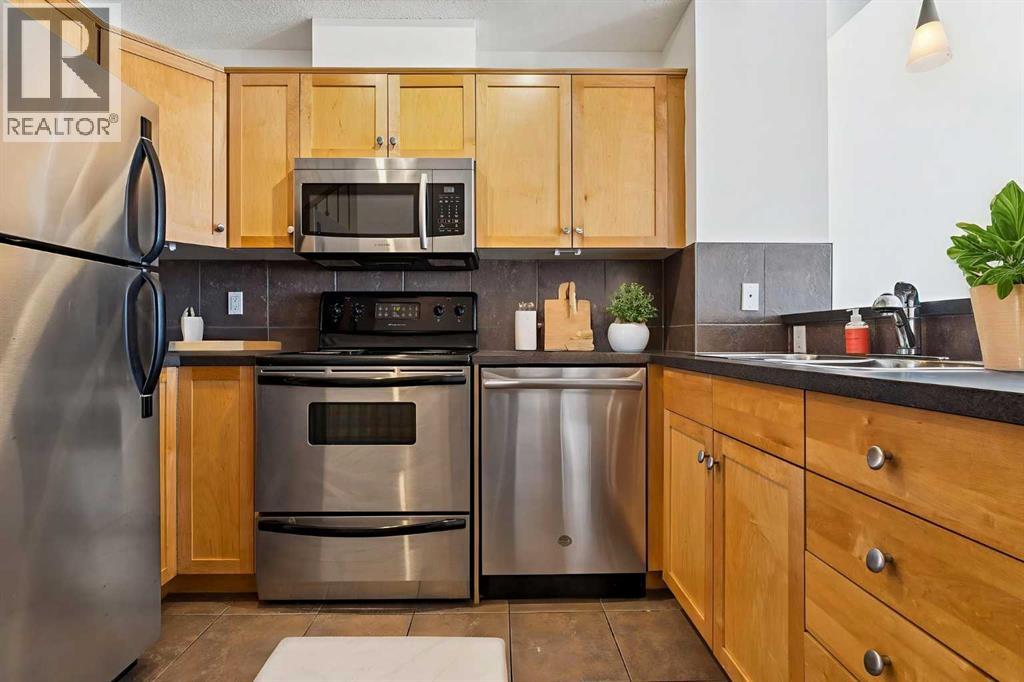 15, 117 Rockyledge View NW