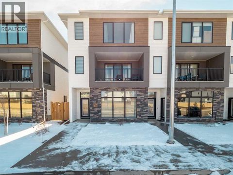 1036 Coalbrook Gate W Lethbridge AB T1J5X2