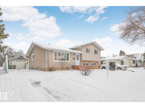 16 LAROSE DR St. Albert AB T8N1S6