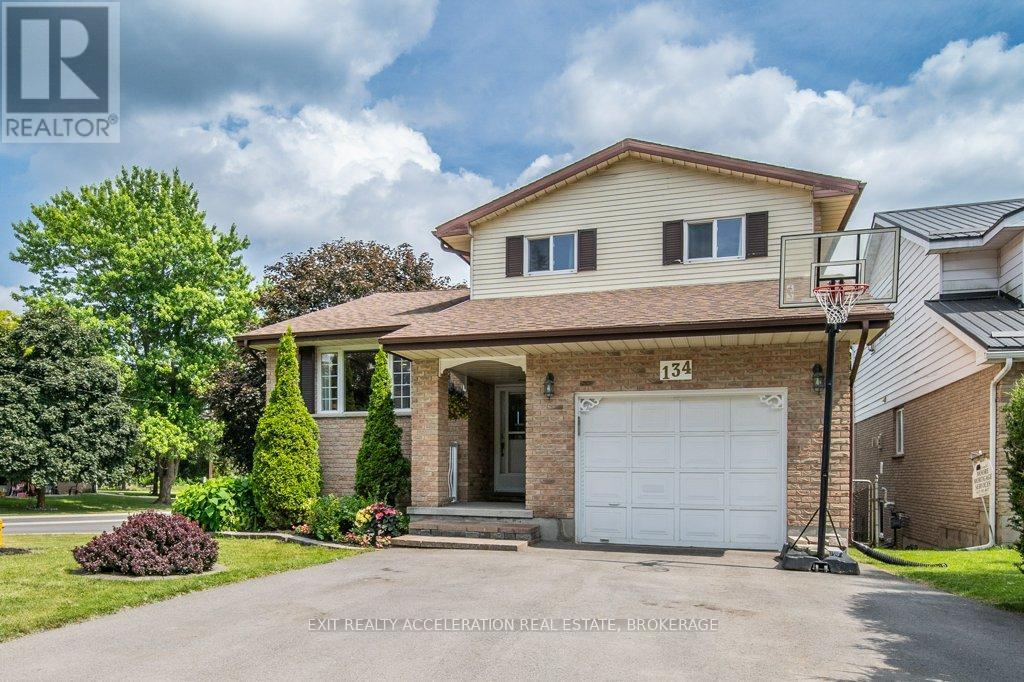 134 SHORELINE CRESCENT