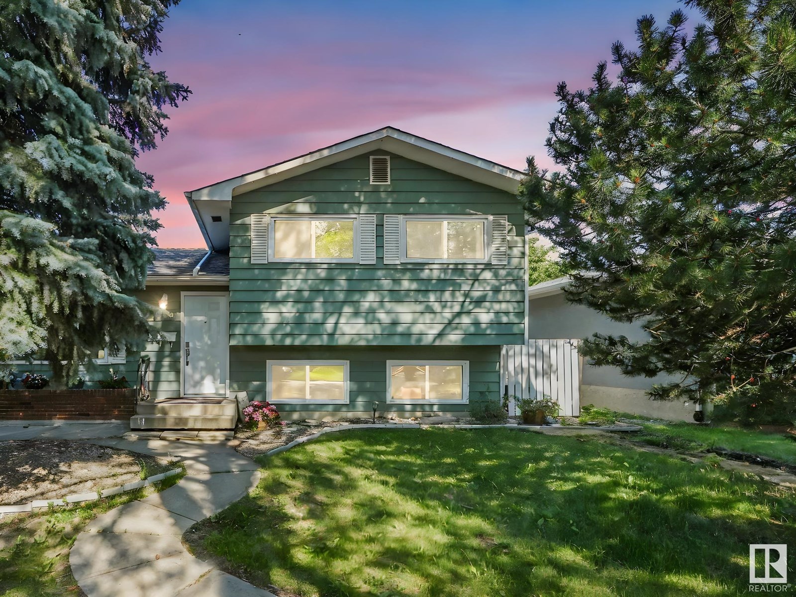 15107 65 ST NW
