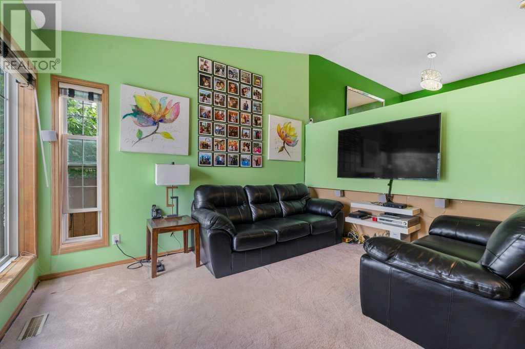 29 Country Hills Drive NW
