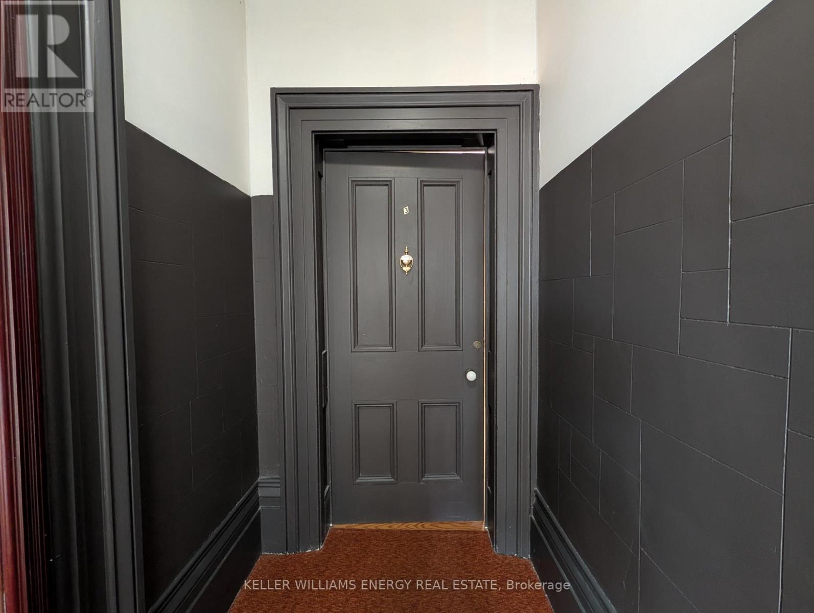 UNIT 3 - 35 KING STREET