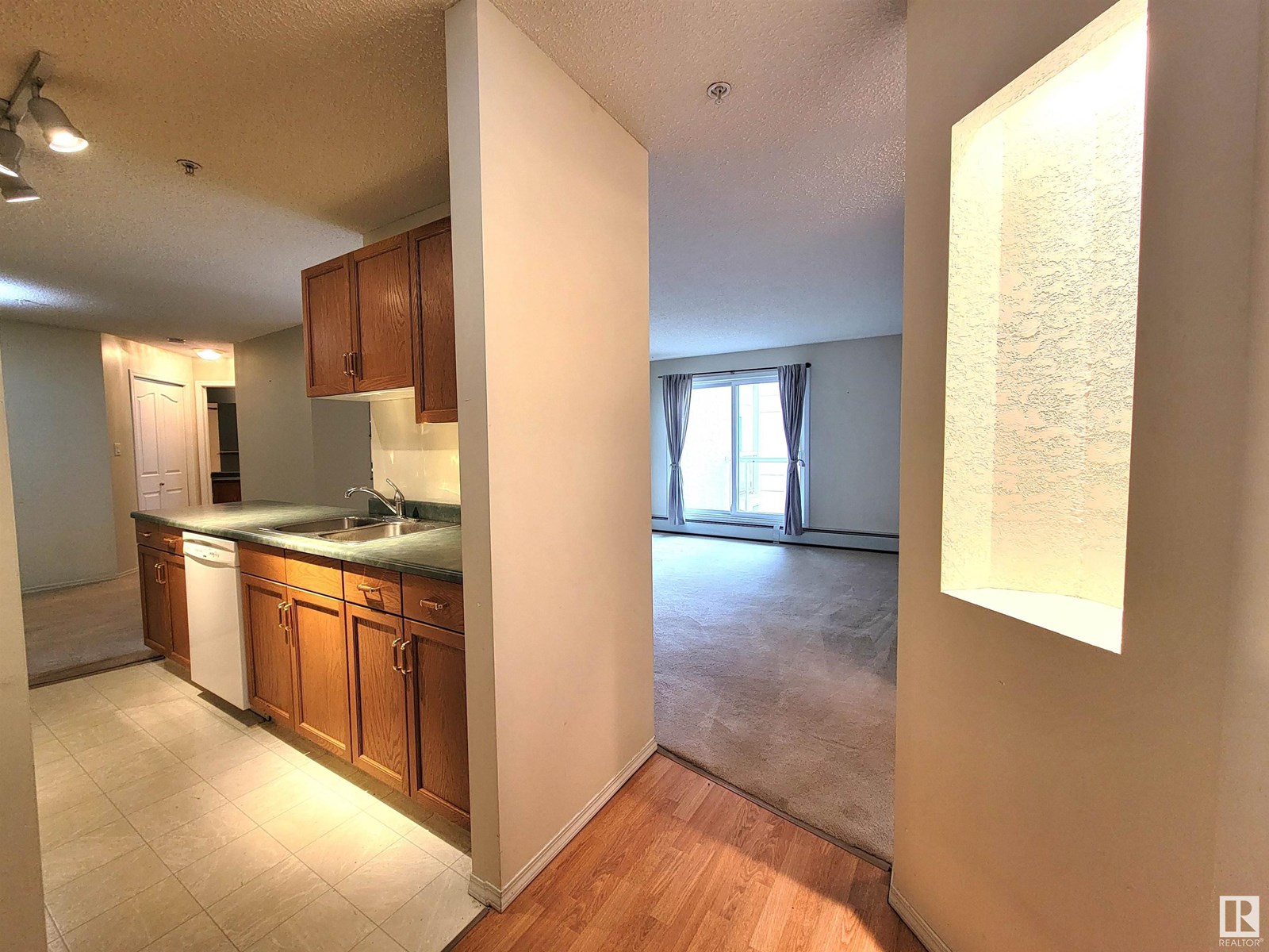 #312 10511 42 AV NW
