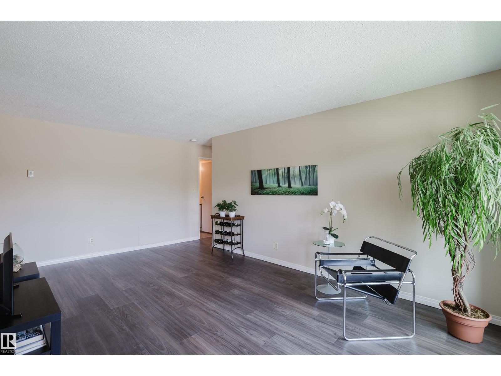 #202 7211 171 ST NW
