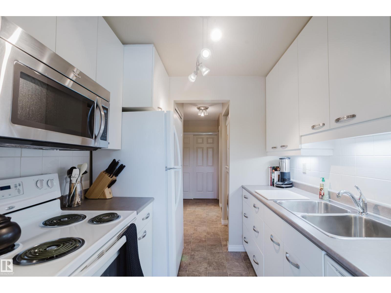#202 7211 171 ST NW