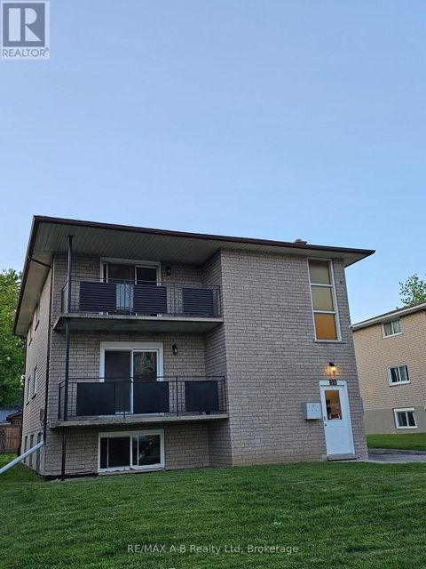 32 OXFORD STREET Stratford ON N5A3P5