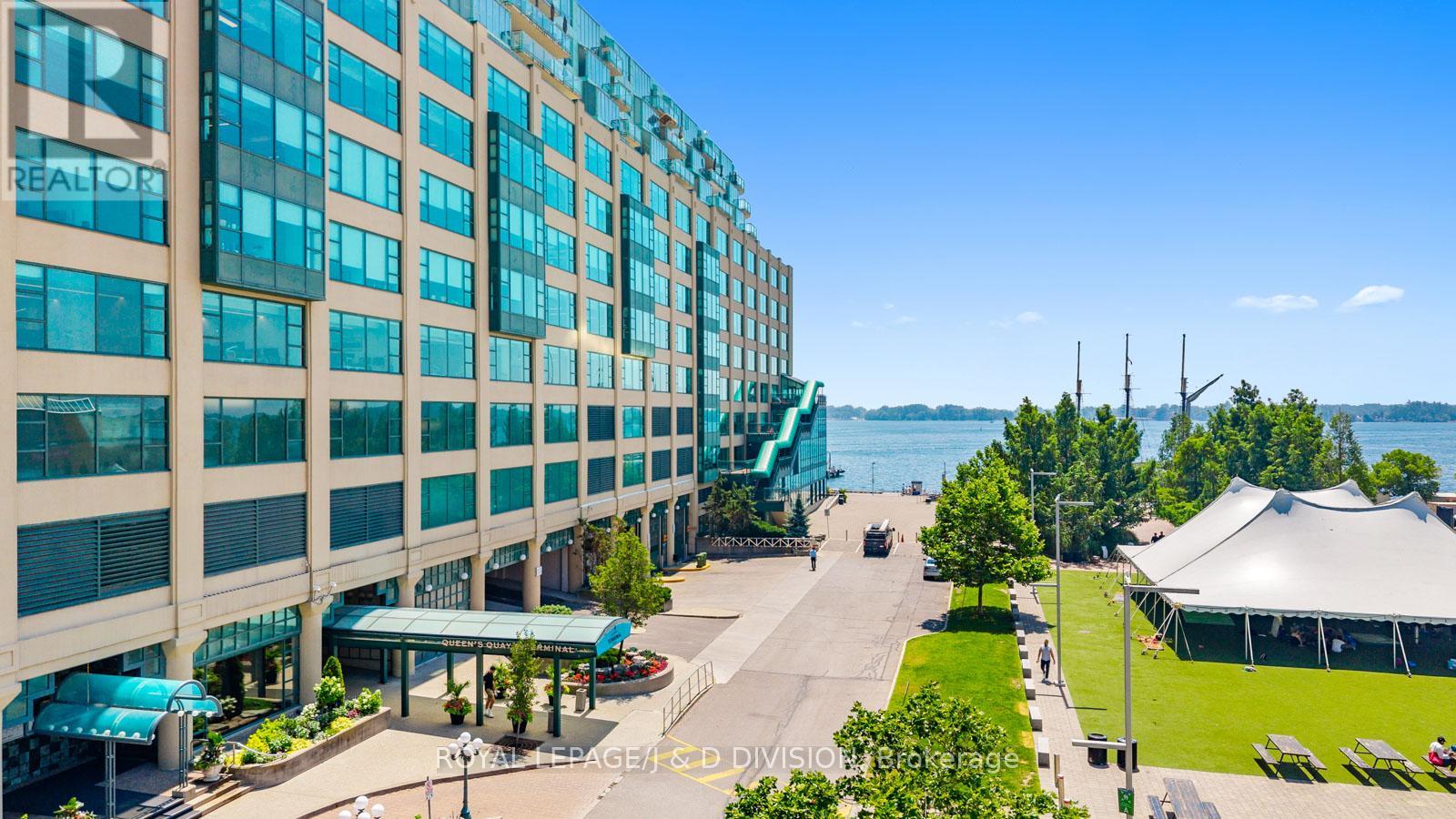 1201 - 211 QUEENS QUAY W