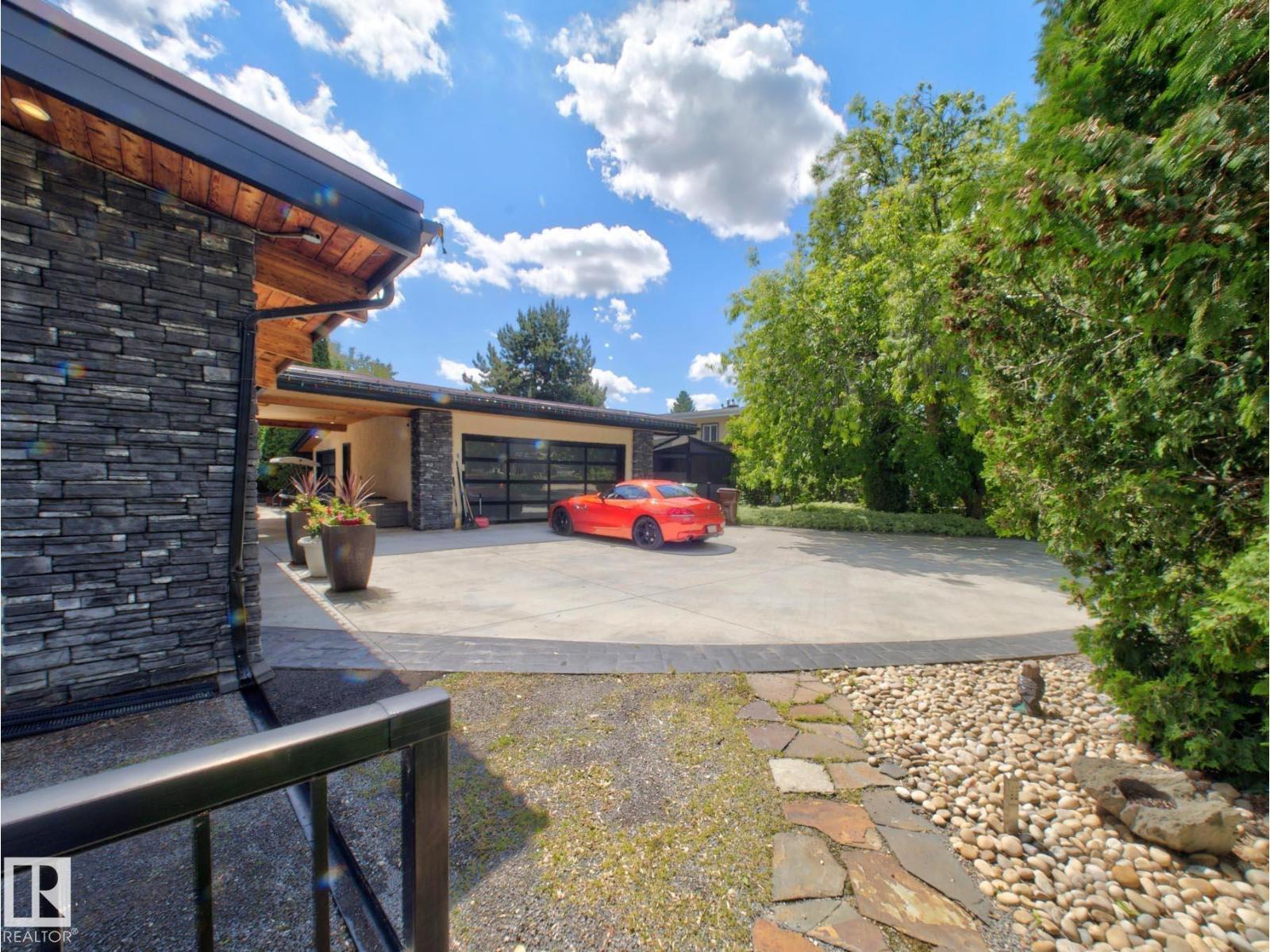 4 Gould PL