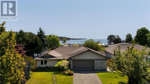 3819 Beachview Pl Saanich BC V8P5N8