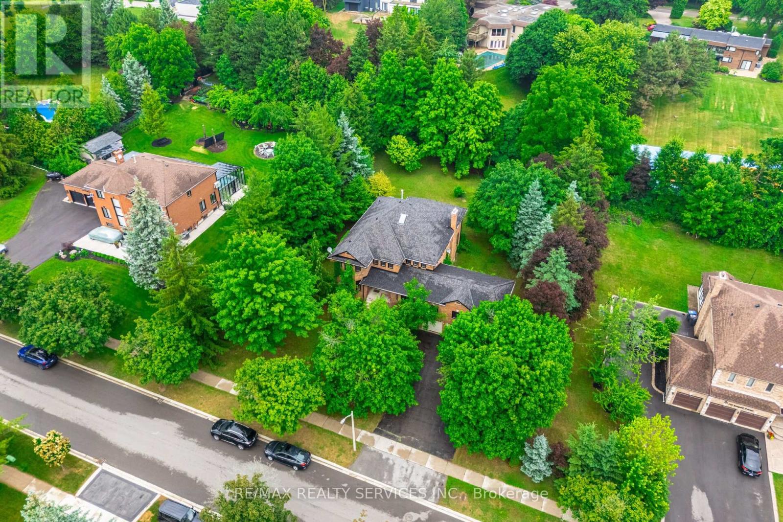 106 KENPARK AVENUE