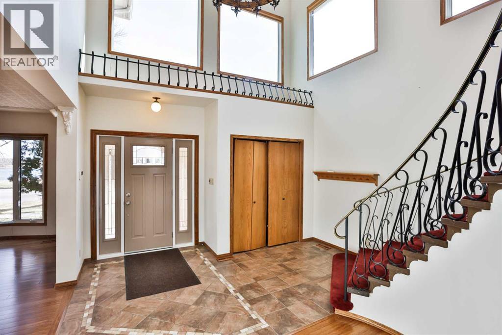 318 Mcmaster Boulevard W