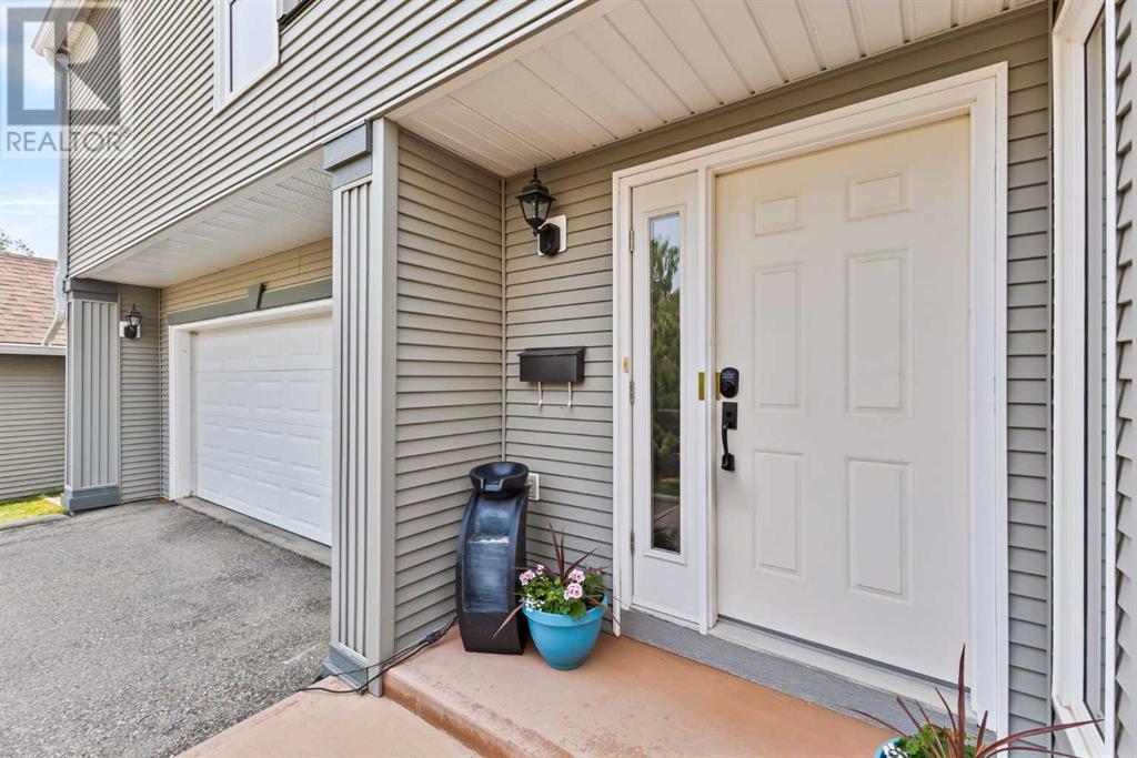 25, 275 Woodridge Drive SW