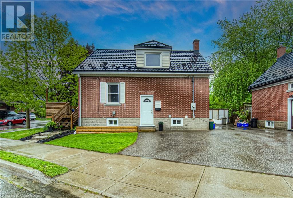 19 ELLIS Avenue