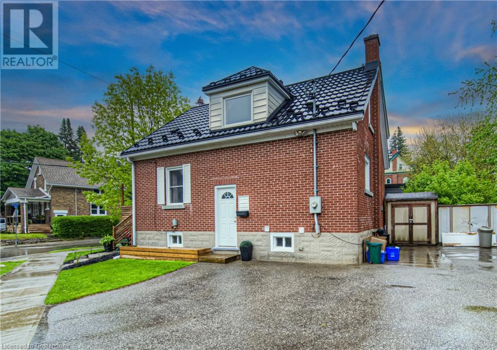 19 ELLIS Avenue