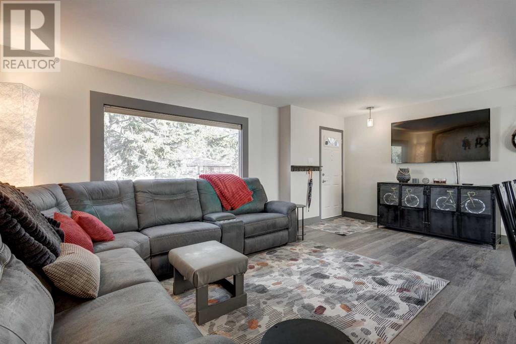 120 Glacier Drive SW