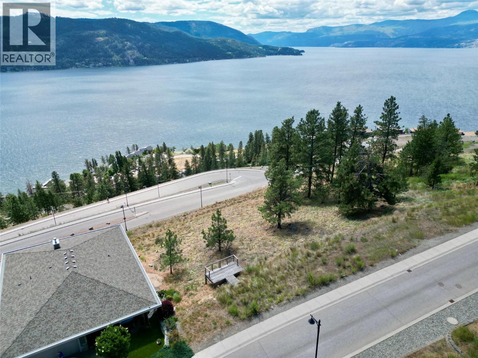 8816 Stonington Road