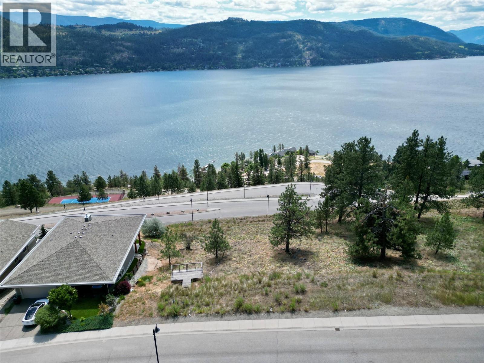 8816 Stonington Road