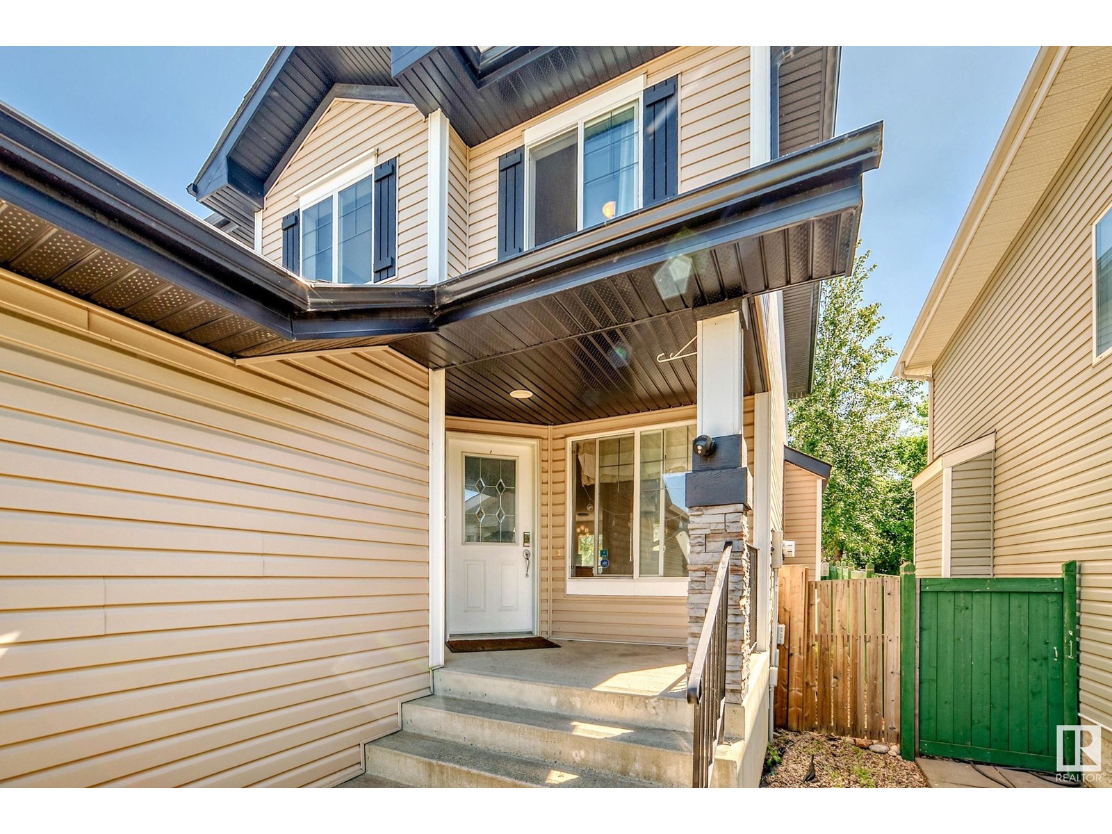 490 Hunter GR NW NW