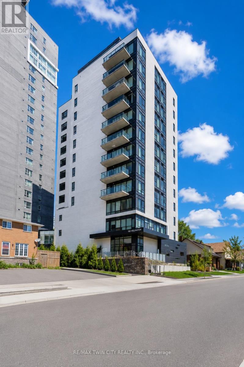 802 - 158 KING STREET N
