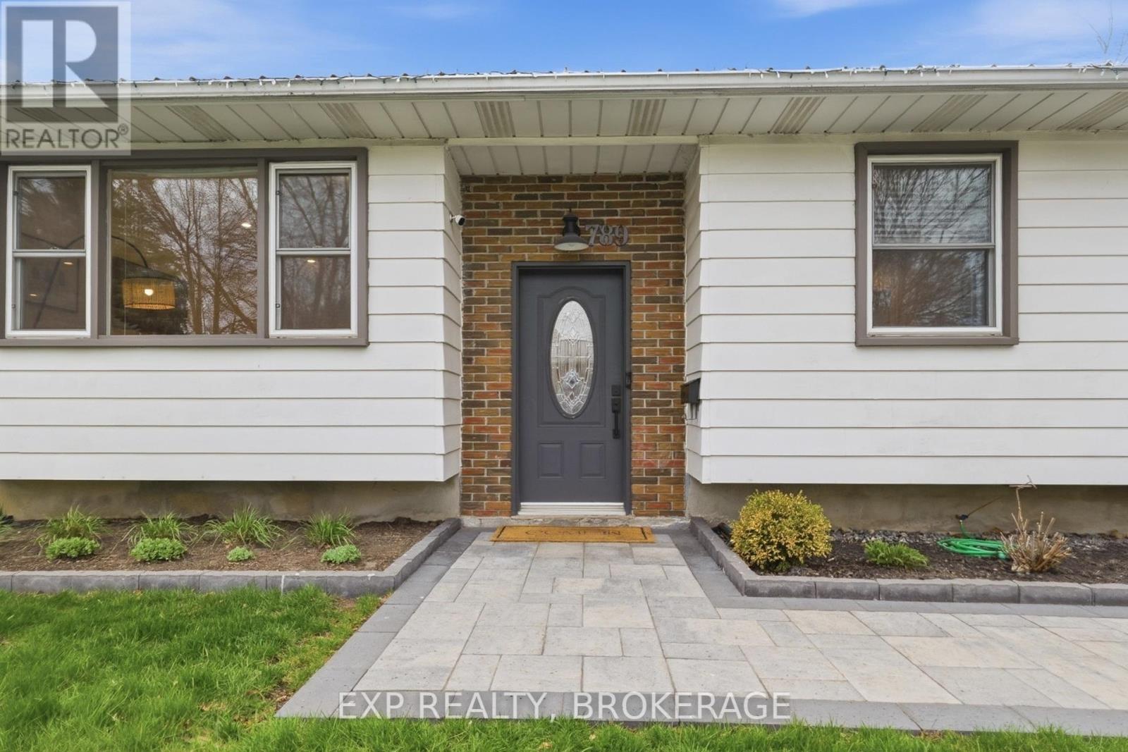 789 AYLMER CRESCENT