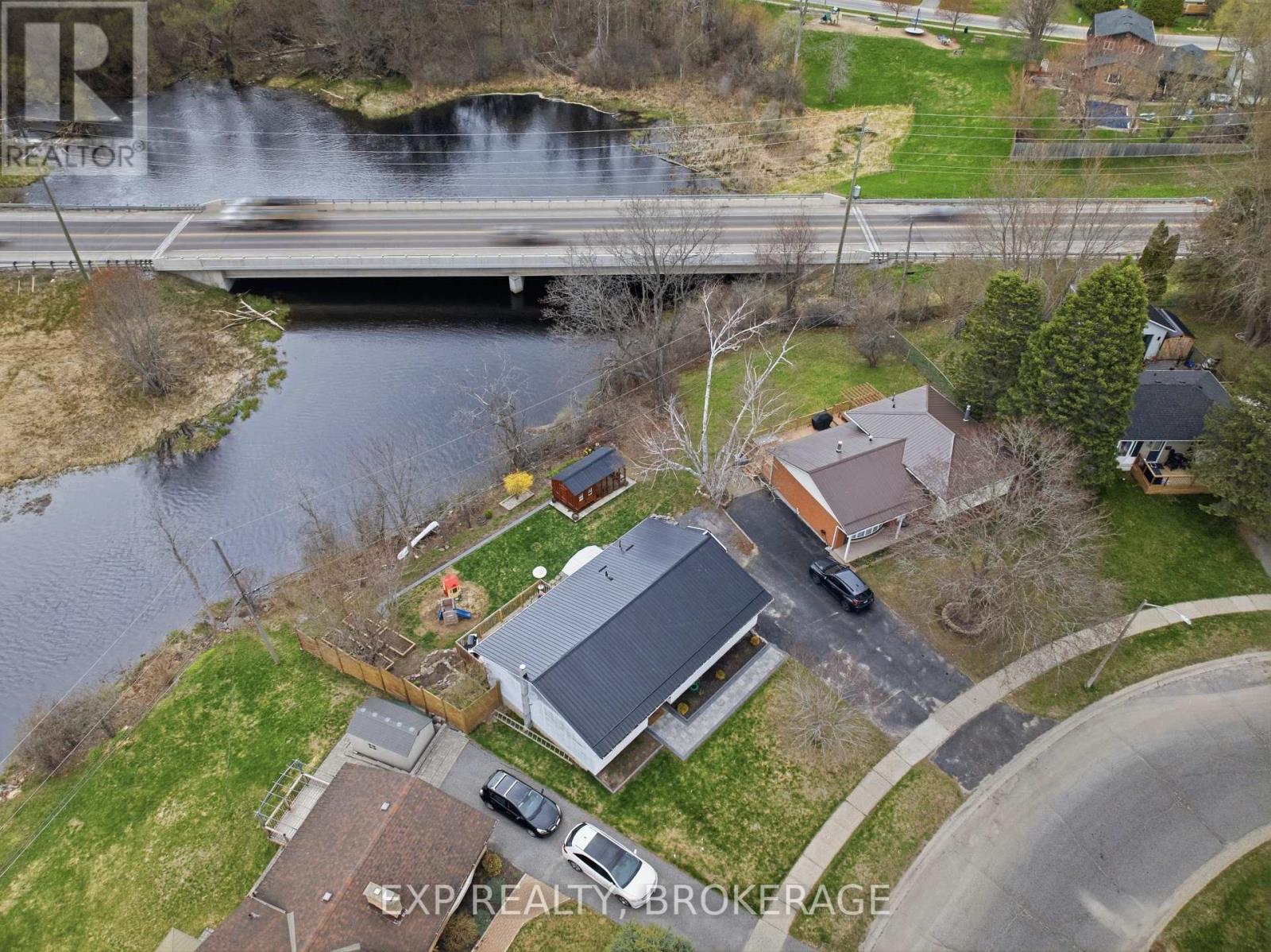 789 AYLMER CRESCENT