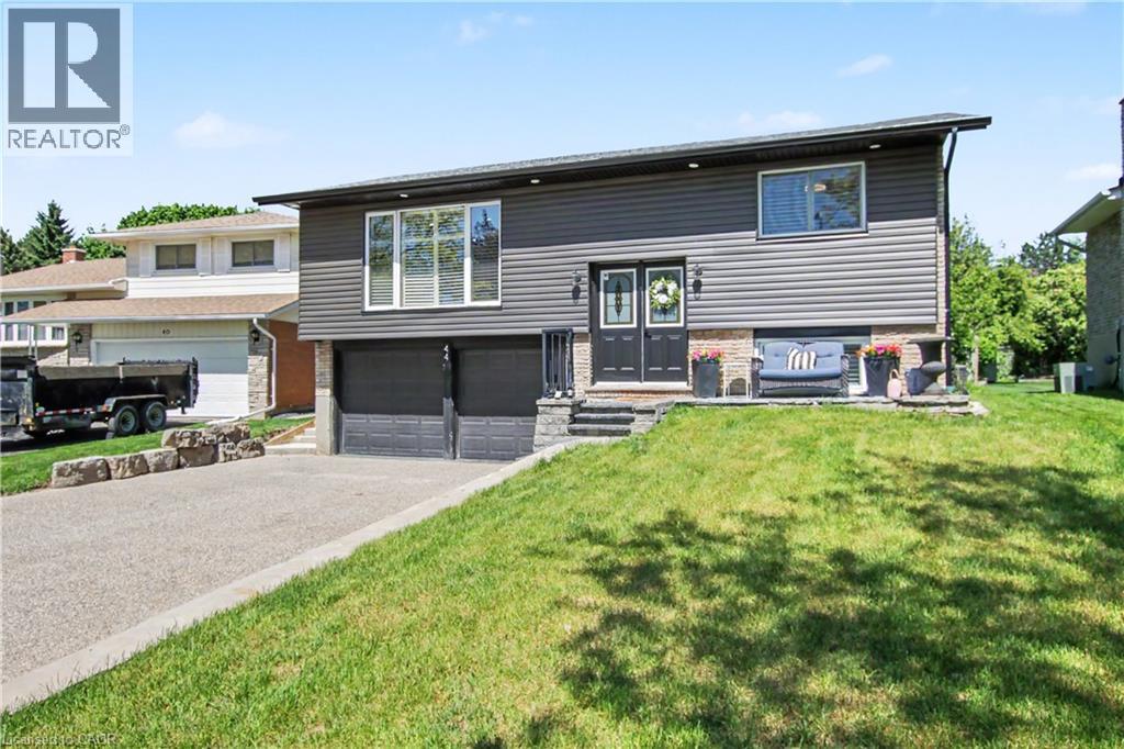 44 OAKHURST Crescent