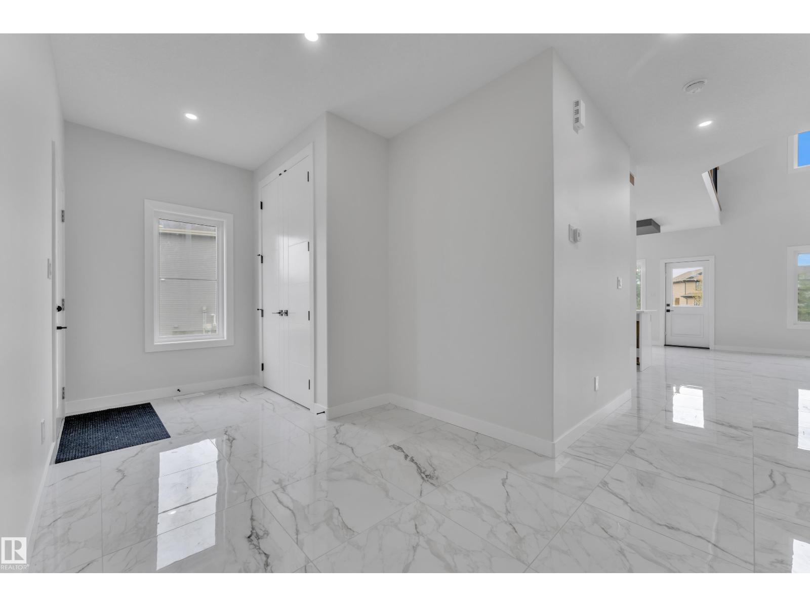 12623 44 ST NW