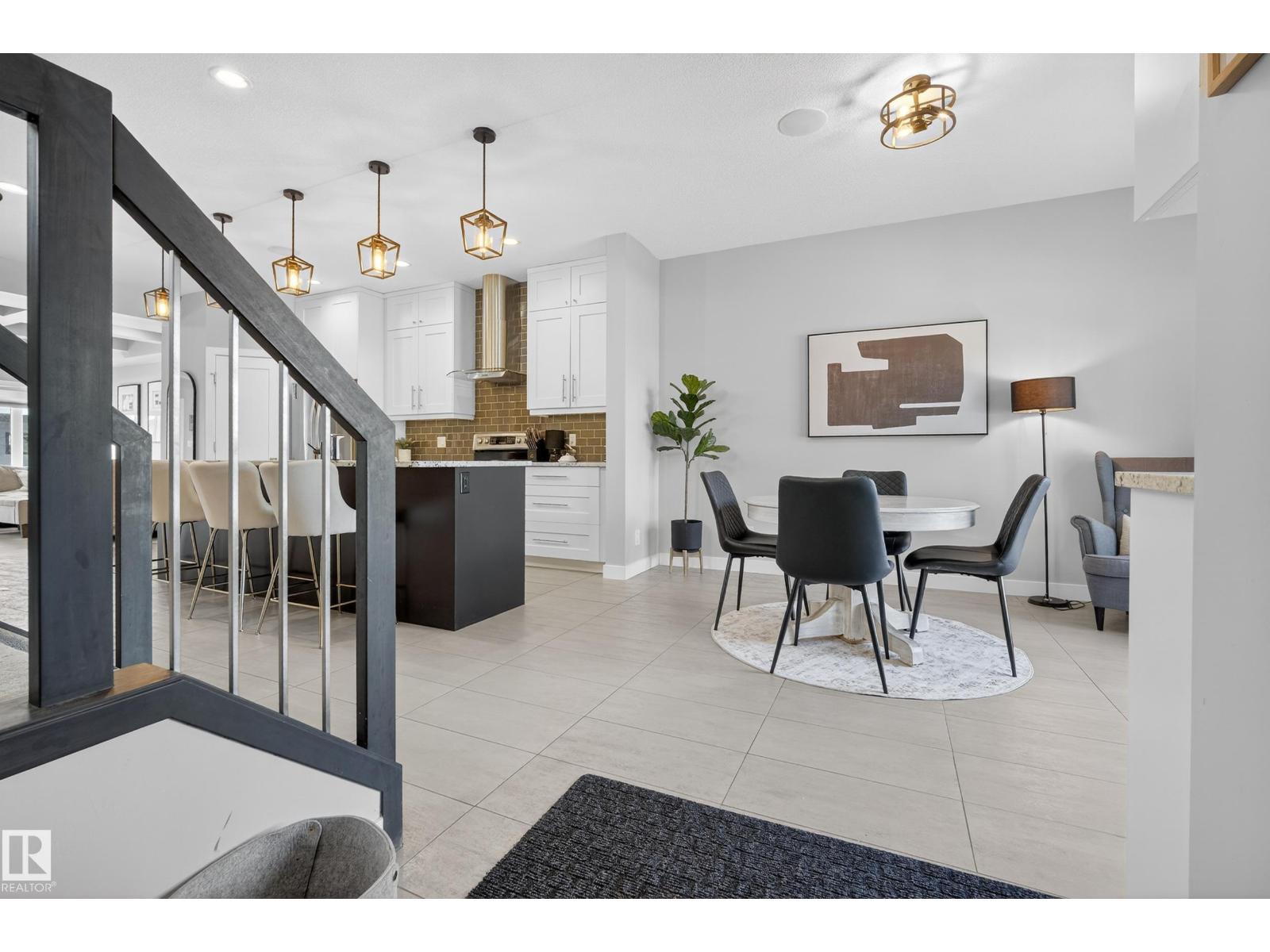 11016 122 Street NW NW