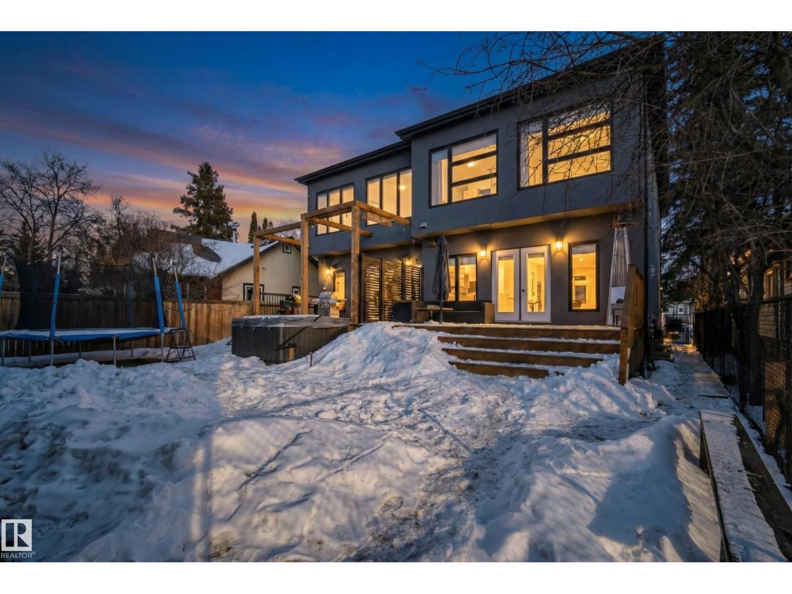 11016 122 Street NW NW